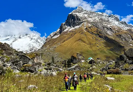 TTH Trek Update: Sunny Skies and Enchanting Landscapes Across Popular Himalayan Trails are Awaiting Trekkers